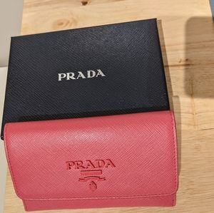Prada saffiano wallet with card holder